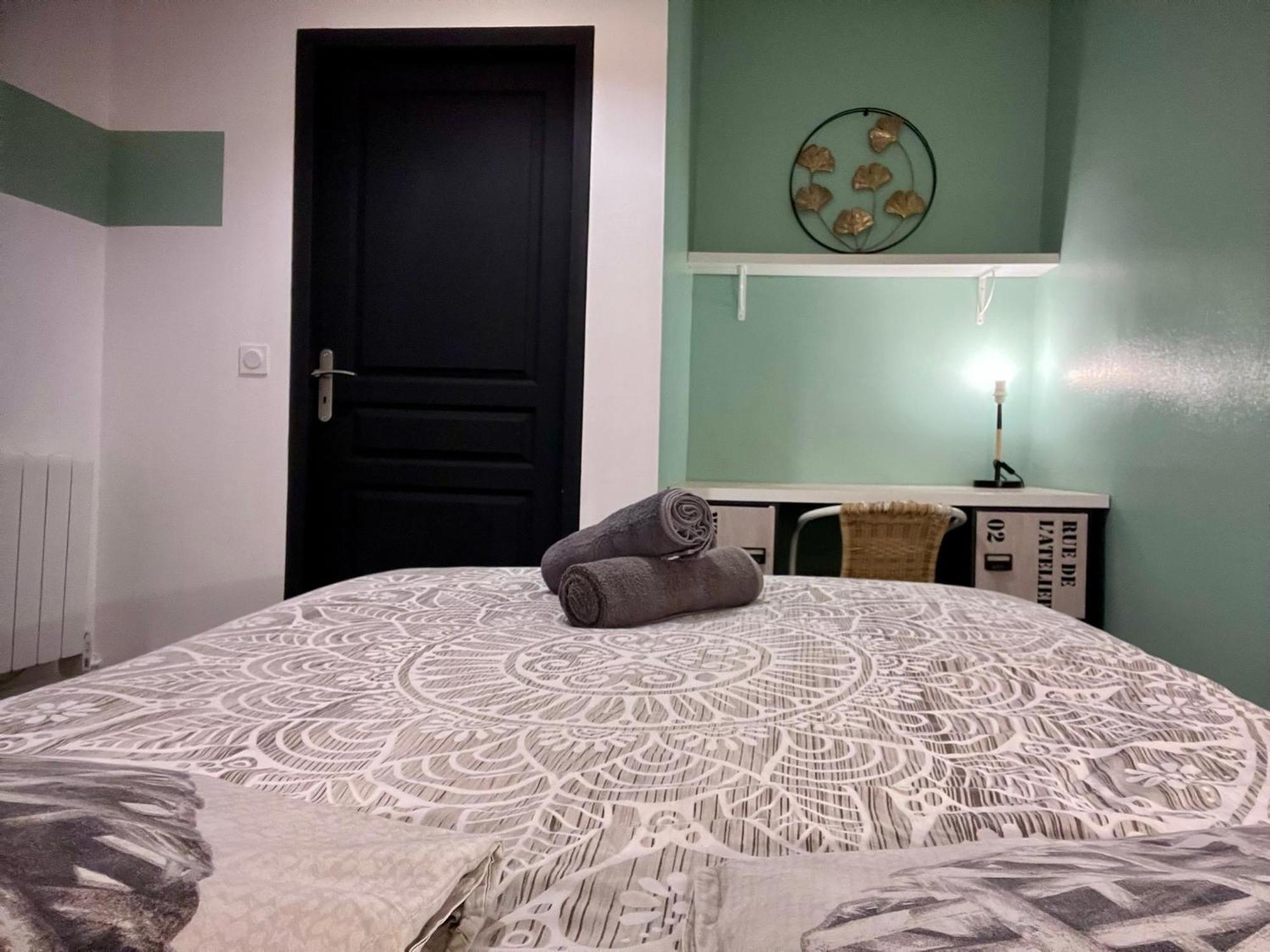 Le Montaigne - Wifi Fibre- Coeur Du Centre Ville-Property Rental Nm Périgueux Exteriör bild